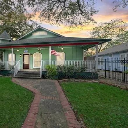 Buy this 4 bed house on 771 East 23rd Street in Houston, TX 77008