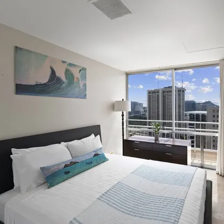 Rent this 3 bed condo on Honolulu