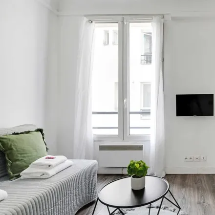 Image 2 - 5 Rue Capron, 75018 Paris, France - Apartment for rent