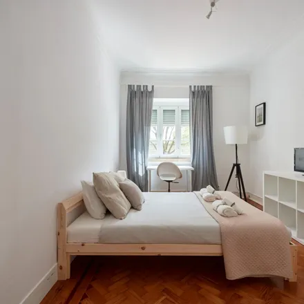 Rent this 7 bed room on Rua João de Menezes 13 in 1900-179 Lisbon, Portugal