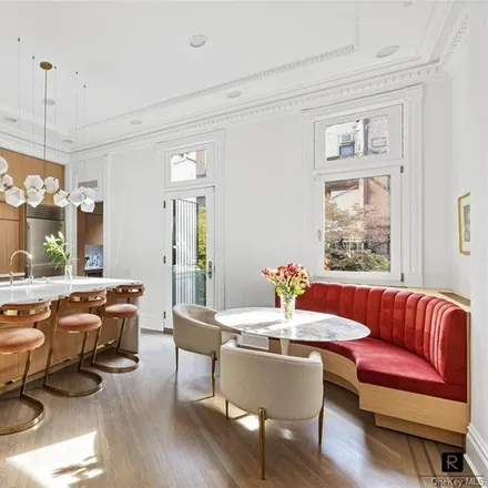 Image 2 - 153 Columbia Heights, New York, NY 11201, USA - Townhouse for sale