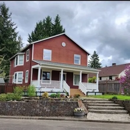 Buy this 6 bed house on 315 W Lindgren Dr in Newberg, Oregon