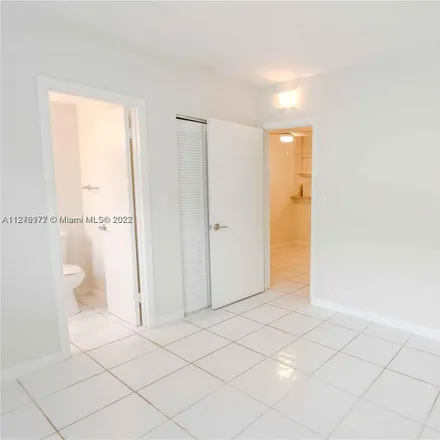 Image 6 - 6330 Southwest 79th Street, South Miami, FL 33143, USA - Apartment for rent