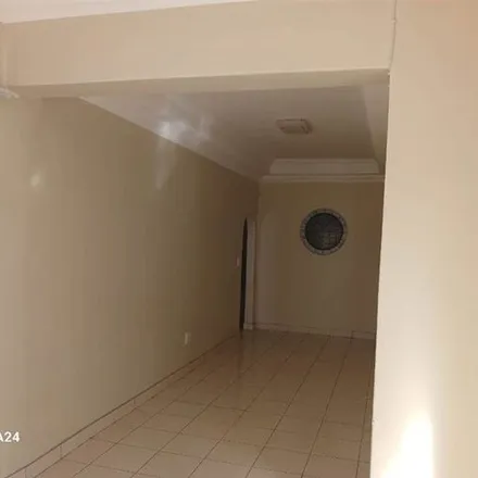 Rent this 3 bed apartment on 50 York Road in Johannesburg Ward 118, Johannesburg
