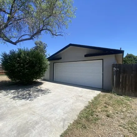 Buy this 3 bed house on 204 South Moraine Street in Tulare, CA 93274