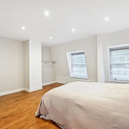 Rent this 5 bed apartment on Eaton Mews North in London, SW1X 8LH