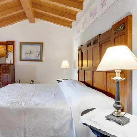 Rent this 3 bed house on Guglielmo Mondini in Via Alcide De Gasperi, 37013 Rubiana VR