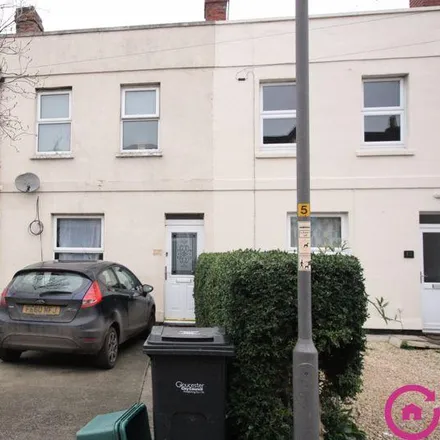 Rent this 5 bed townhouse on Edwy Parade in Gloucester, GL1 3AY