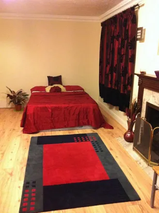 Rent this studio apartment on Ashley Drive in London, TW7 5QA