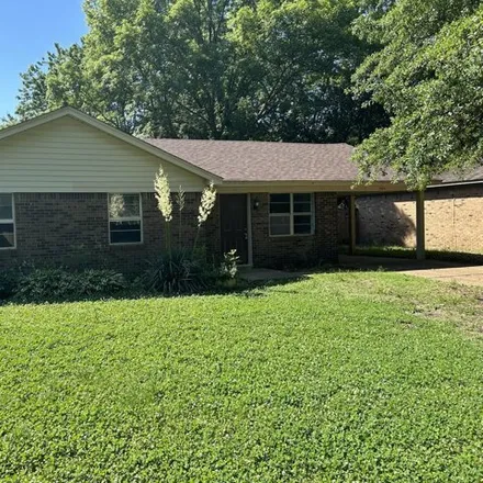 Rent this 3 bed house on 2951 Normandy Drive in Horn Lake, MS 38637