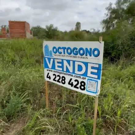 Buy this studio townhouse on Crisólogo Larralde in Departamento Paraná, E3104 HMA Paraná