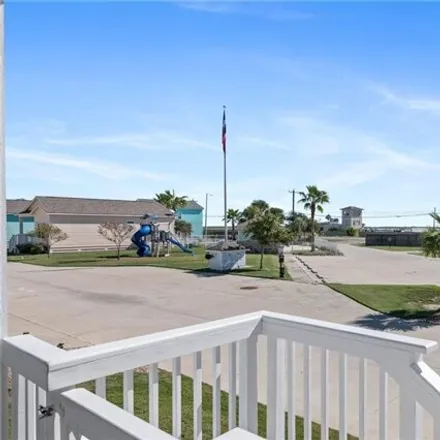 Image 5 - 141 State Highway 35 South, Rockport, TX 78382, USA - House for sale
