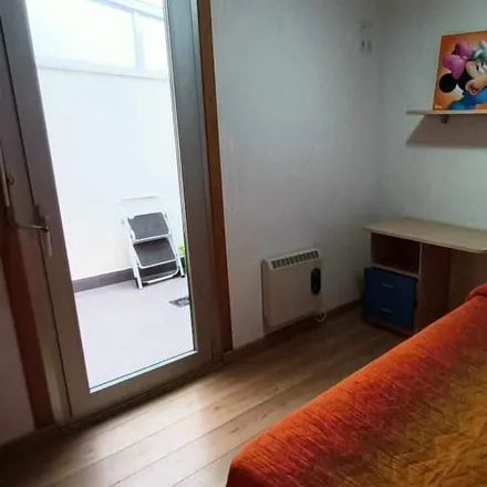 Rent this 2 bed apartment on 15113 Malpica de Bergantiños