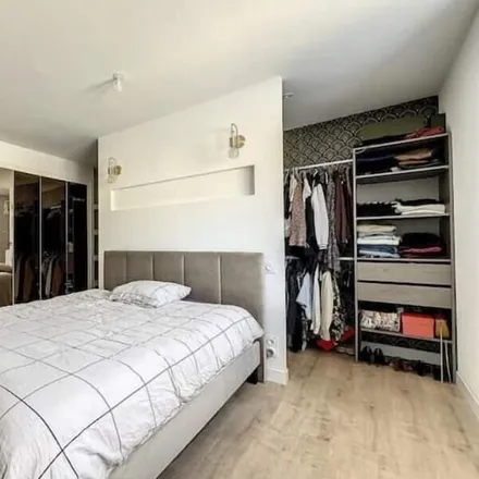 Rent this 3 bed apartment on 56890 Saint-Avé