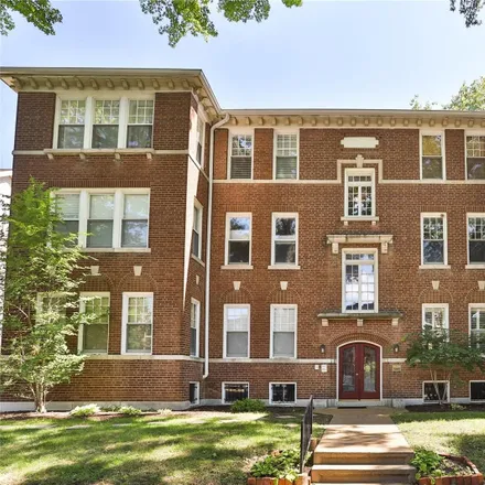 Buy this 2 bed condo on 5885 Nina Place in Saint Louis, MO 63112