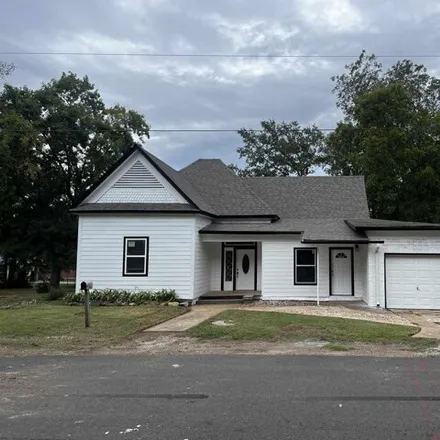 Buy this 3 bed house on 1306 N Fulton St in Marshall, Texas