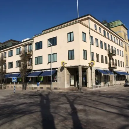 Rent this 3 bed apartment on Skara järnvägsstation in Järnvägsgatan, 532 39 Skara
