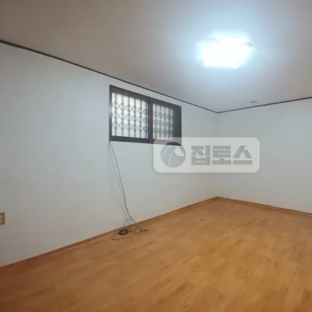 Rent this 2 bed apartment on 서울특별시 관악구 봉천동 1653-26