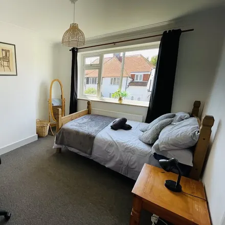 Rent this 3 bed house on Deal in CT14 9AR, United Kingdom