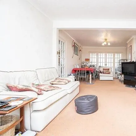 Image 3 - Coopers Hill, Chipping Ongar, CM5 9EE, United Kingdom - House for sale
