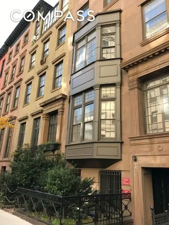 Image 4 - 9 Gramercy Park S Apt 1f, New York, 10003 - Townhouse for rent