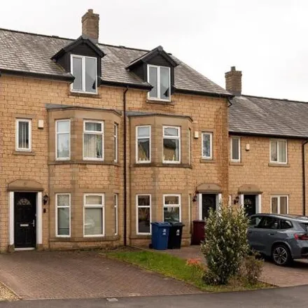 Buy this 3 bed townhouse on Bendwood Close in Padiham, BB12 8RT