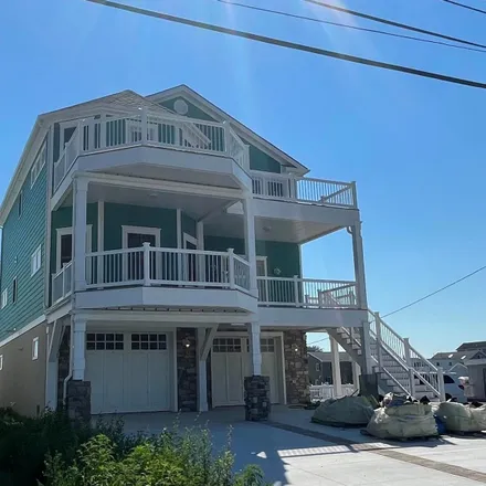 Buy this 3 bed house on 598 West 26th Avenue in Wildwood, NJ 08260