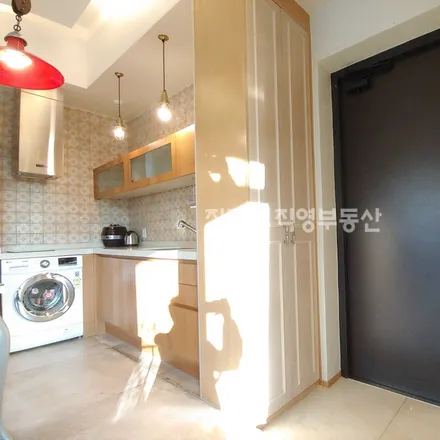 Rent this 1 bed apartment on 서울특별시 강남구 논현동 257-2