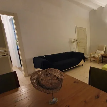 Rent this 5 bed room on Carrer dels Tallers in 15, 08001 Barcelona