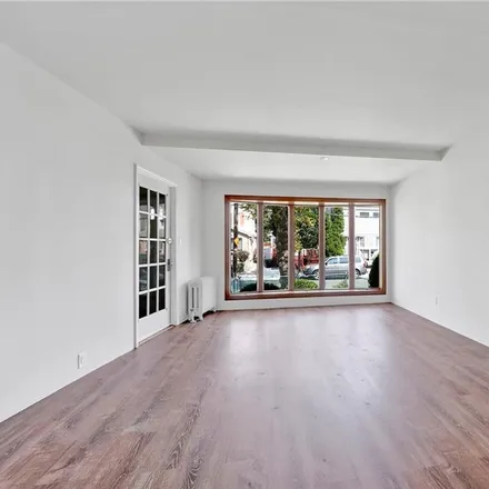 Image 6 - 2020 Kimball Street, New York, NY 11234, USA - Townhouse for sale