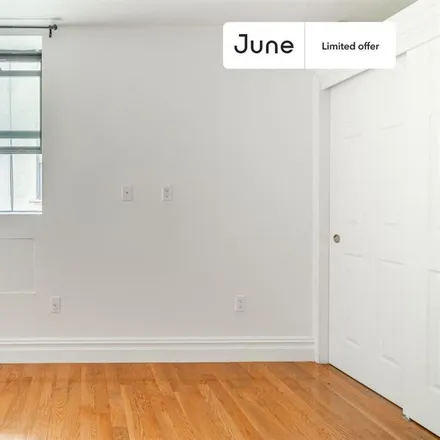 Image 7 - 20 Avenue A, New York, NY 10009, USA - Room for rent