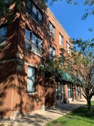 Rent this 2 bed condo on 3946-3956 North Lowell Avenue in Chicago, IL 60641