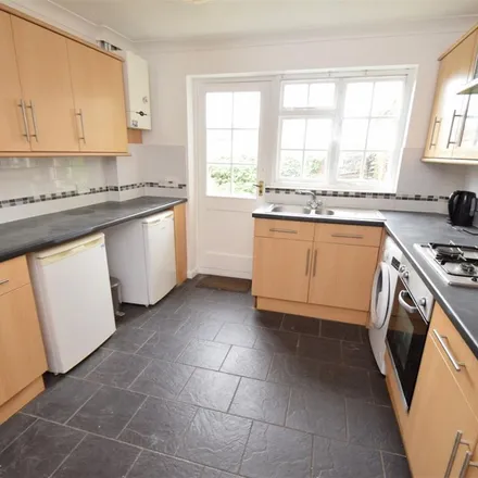 Rent this 4 bed apartment on 3 Osborne Gardens in Southampton, SO17 2FG