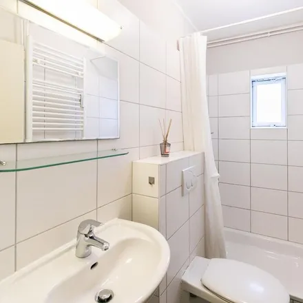 Rent this 3 bed apartment on Reinfeldstraße 1 in 20146 Hamburg, Germany