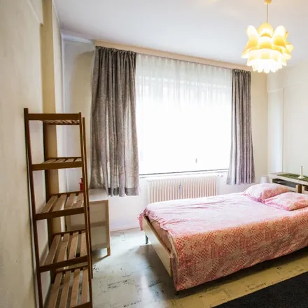 Rent this 3 bed room on Boulevard Léopold III - Leopold III-laan in 1030 Schaerbeek - Schaarbeek, Belgium