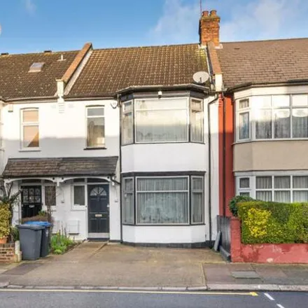 Buy this 3 bed duplex on Cholmondeley Avenue in London, NW10 5XP