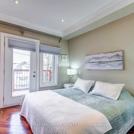 Image 6 - 183 Barker Avenue, Toronto, ON M4C 4J2, Canada - Apartment for rent