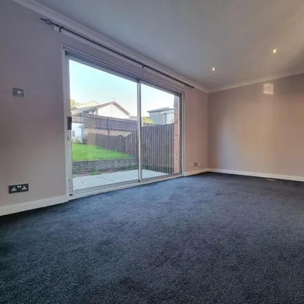 Image 2 - Martyrs Place, Bishopbriggs, G64 1UF, United Kingdom - House for rent