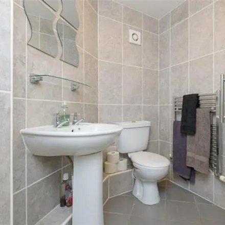 Image 9 - 15 Myrtle Close, Sheffield, S2 3HW, United Kingdom - Duplex for sale