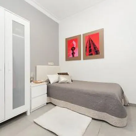Rent this 5 bed apartment on Viladomat - Sepúlveda in Carrer de Viladomat, 08001 Barcelona