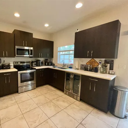 Image 2 - 4038 Northwest 11th Place, Lauderhill, FL 33313, USA - Townhouse for rent