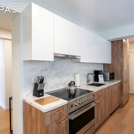 Rent this 2 bed apartment on 231 East 76th Street in New York, NY 10021