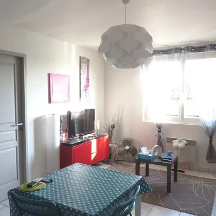 Rent this 2 bed apartment on Aubinels in 31330 Grenade, France
