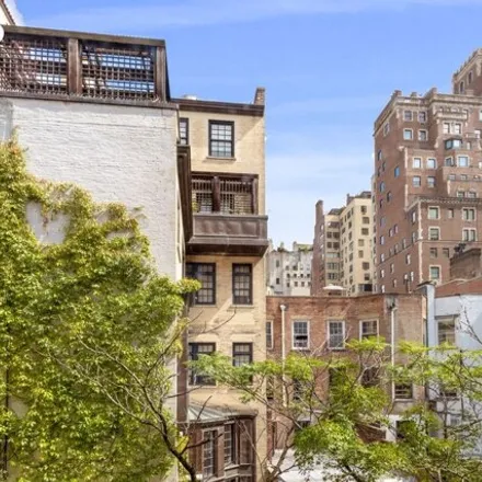 Image 5 - 25 East 69th Street, New York, NY 10021, USA - Townhouse for sale