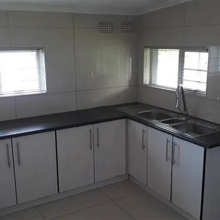 Image 3 - Kingston Crescent, Amalinda North, East London, 5252, South Africa - Apartment for rent