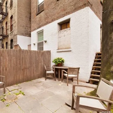 Image 1 - 236 East 6th Street, New York, NY 10003, USA - Condo for sale