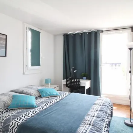 Rent this 4 bed apartment on Le Vallona in Rue Salvador Allende, 92000 Nanterre