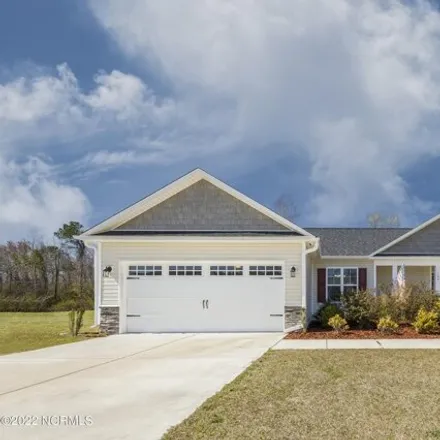 Rent this 3 bed house on 674 Old 30 Road in Onslow County, NC 28546