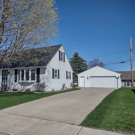 Buy this 4 bed house on 465 Bon Bon Court in Combined Locks, Outagamie County