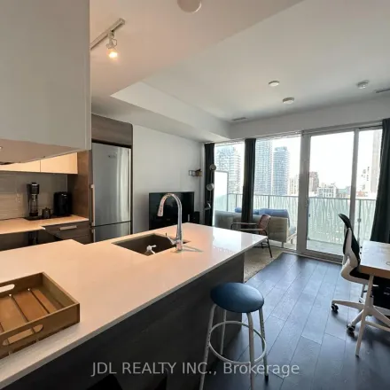 Image 9 - Casa II, 42 Charles Street East, Old Toronto, ON M4Y 2P2, Canada - Apartment for rent